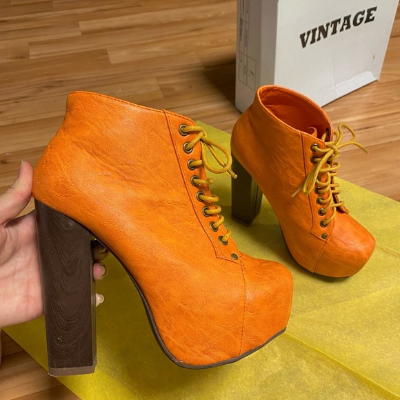 (SOLD) Vintage Lace Up Lita Booties 🧡 - Picture 3 of 5